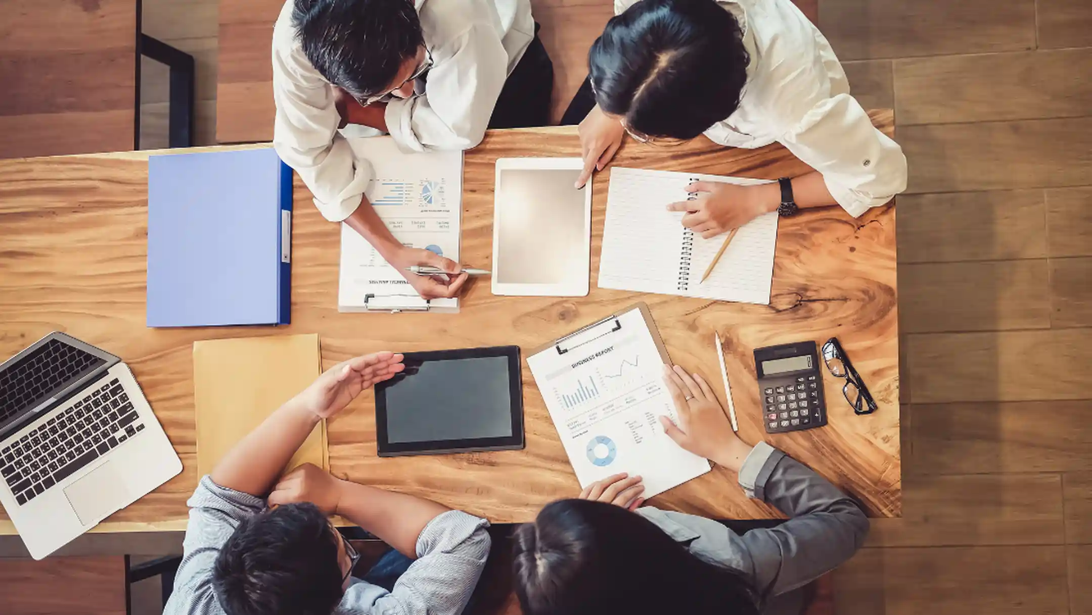 Real estate advisory consultant helping investors make confident decisions
